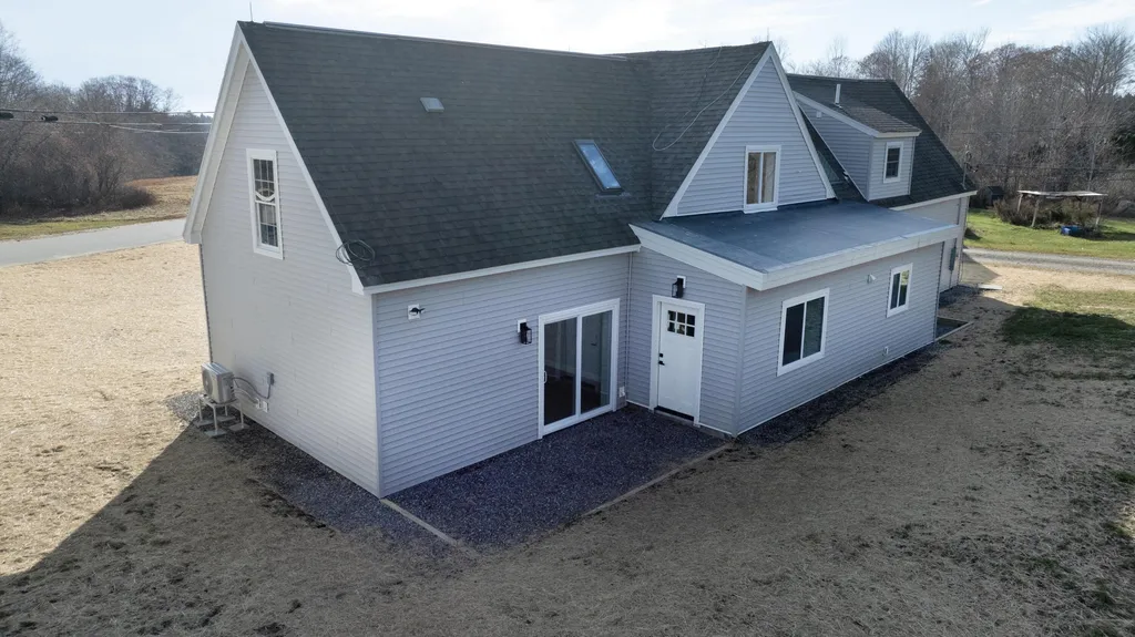 16-18 Ash Point Road Harpswell ME 04079