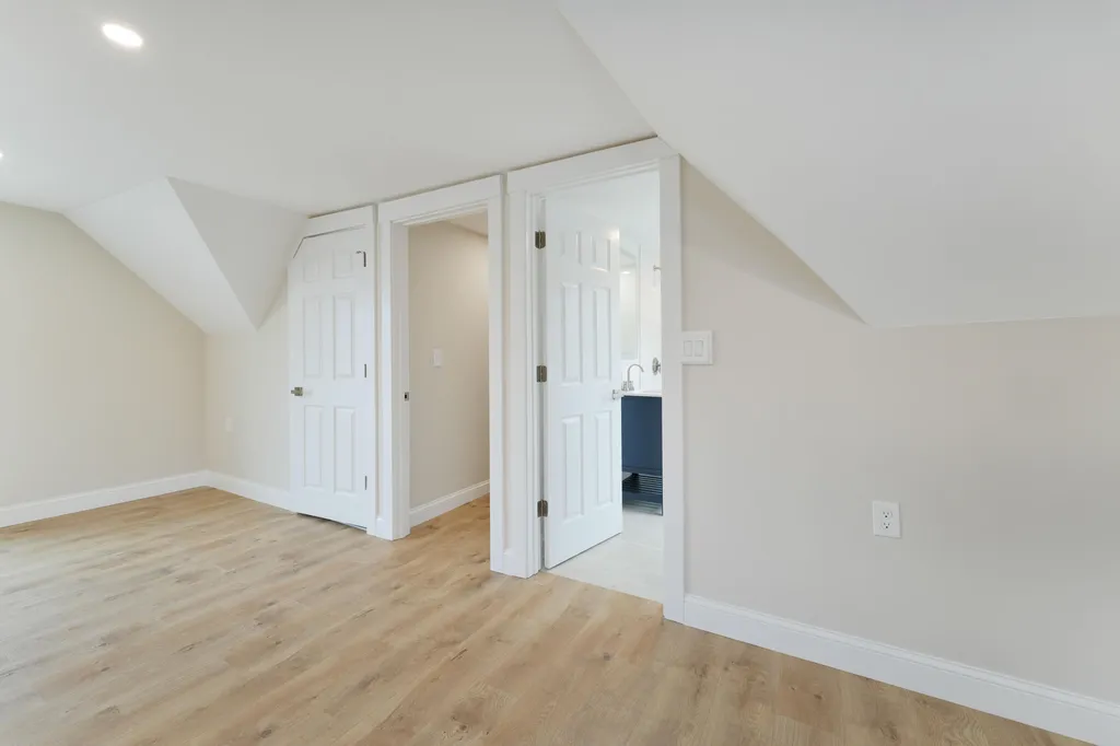 16-18 Ash Point Road Harpswell ME 04079