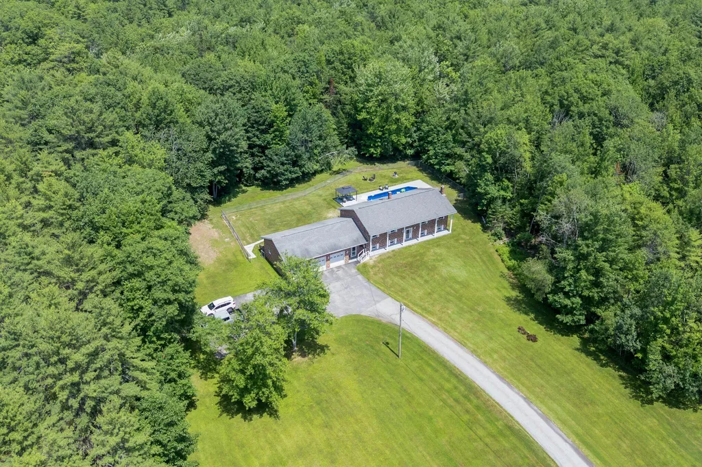 28 Edgecomb Road Lisbon ME 04252