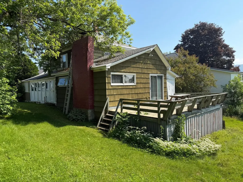 10 York Street Mars Hill ME 04758