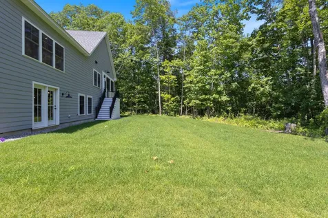 17 Jeans Way Scarborough ME 04074
