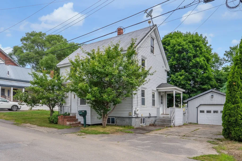 8 Vigue Street Waterville ME 04901