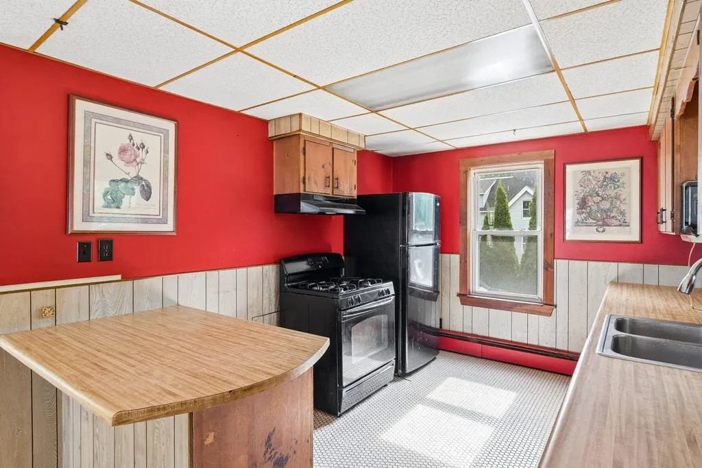 8 Vigue Street Waterville ME 04901