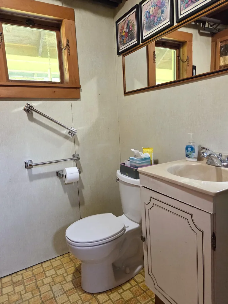 1462 Waterville Waldo ME 04915
