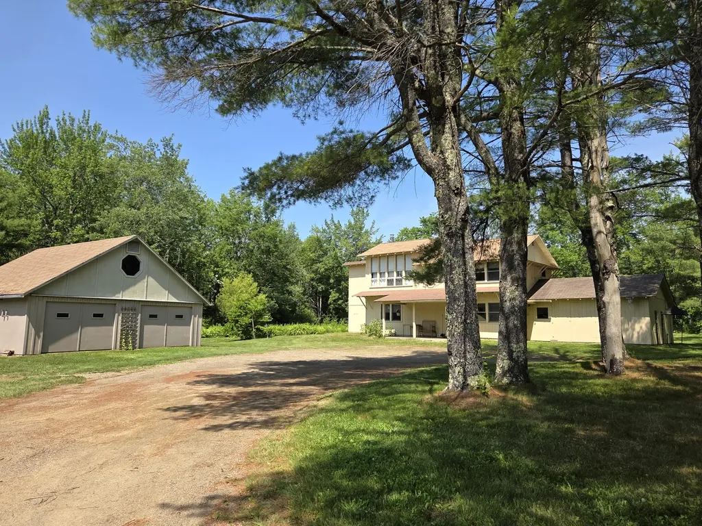 1462 Waterville Waldo ME 04915