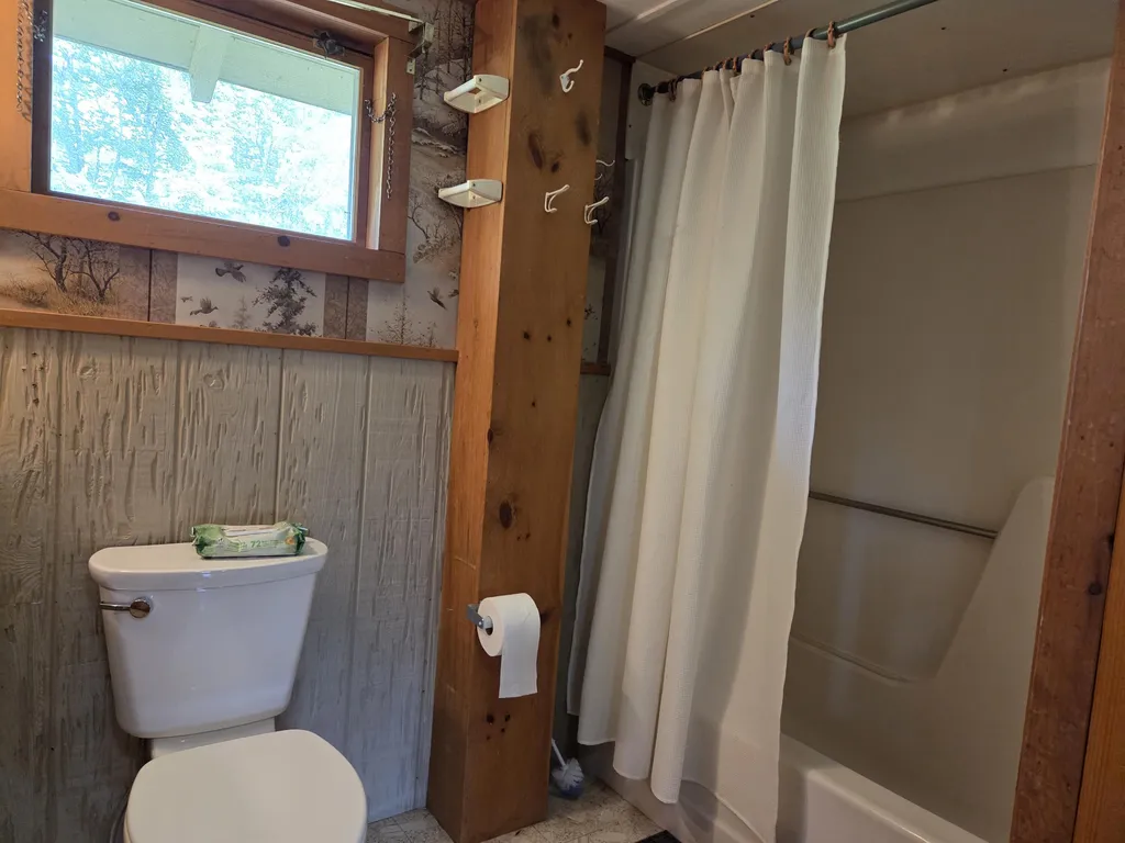 1462 Waterville Waldo ME 04915