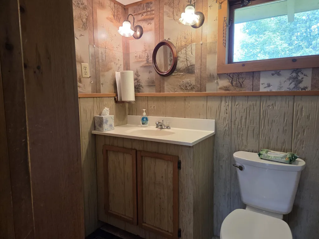 1462 Waterville Waldo ME 04915
