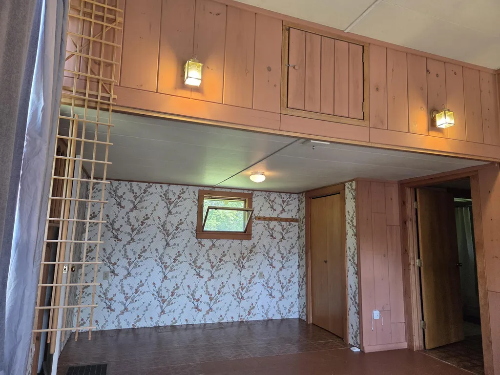 1462 Waterville Waldo ME 04915