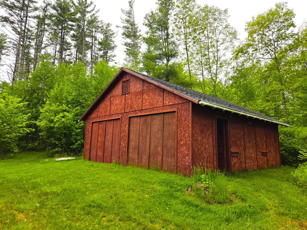 1462 Waterville Waldo ME 04915