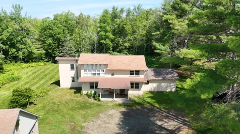 1462 Waterville Waldo ME 04915