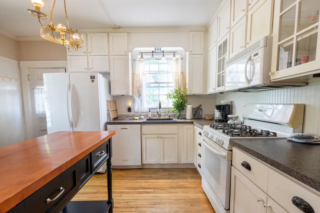 18 Hudson Street Bangor ME 04401
