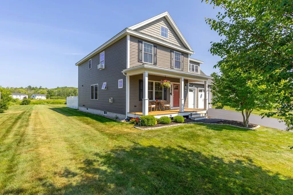 16 Cumberland Lane Gorham ME 04038