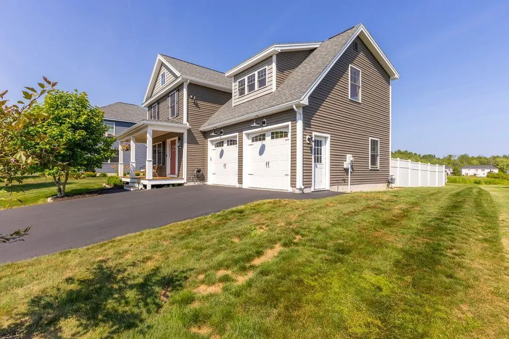 16 Cumberland Lane Gorham ME 04038