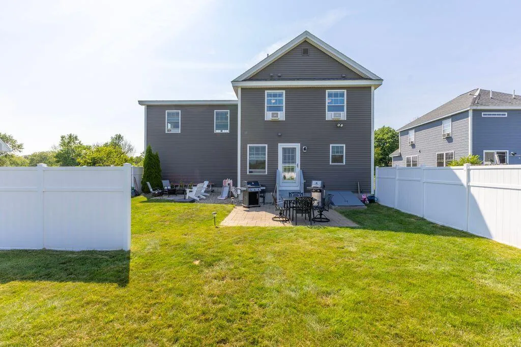16 Cumberland Lane Gorham ME 04038