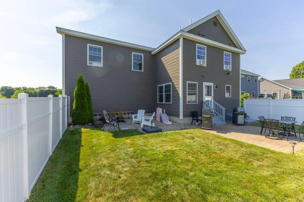16 Cumberland Lane Gorham ME 04038