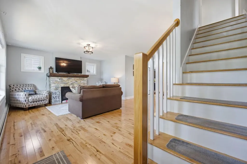 16 Cumberland Lane Gorham ME 04038