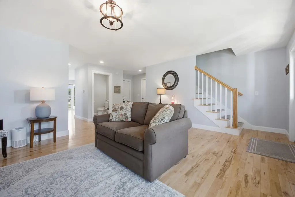 16 Cumberland Lane Gorham ME 04038