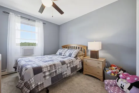 16 Cumberland Lane Gorham ME 04038