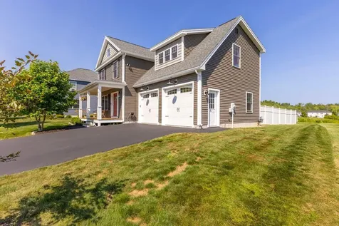 16 Cumberland Lane Gorham ME 04038