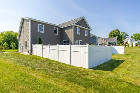 16 Cumberland Lane Gorham ME 04038