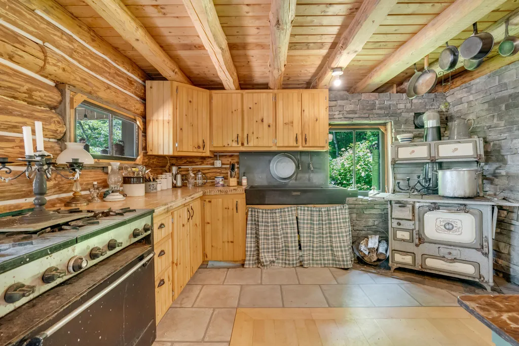 2901 Long Falls Dam Road Highland Plt ME 04961