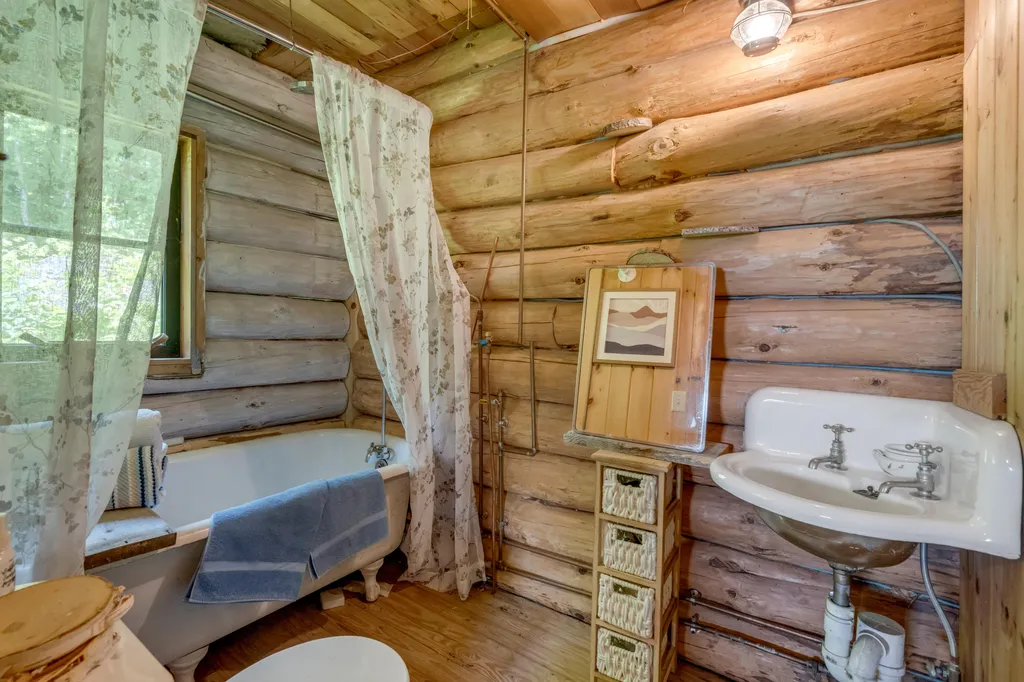 2901 Long Falls Dam Road Highland Plt ME 04961
