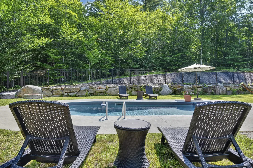 4 Oak Ridge Road Bethel ME 04217