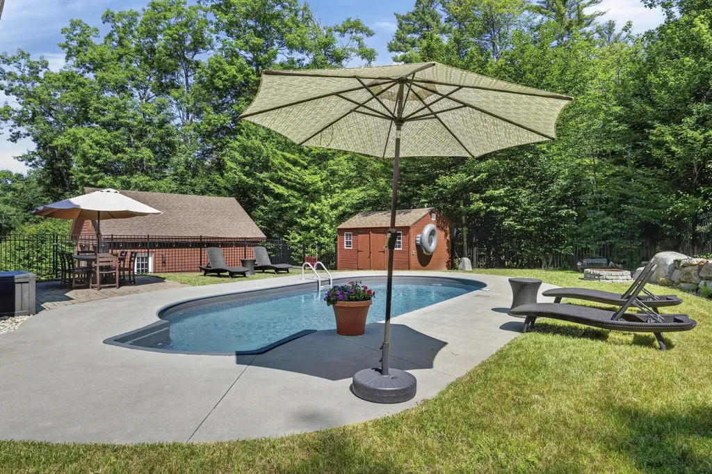 4 Oak Ridge Road Bethel ME 04217