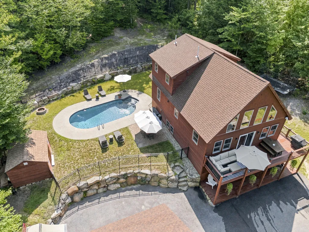 4 Oak Ridge Road Bethel ME 04217