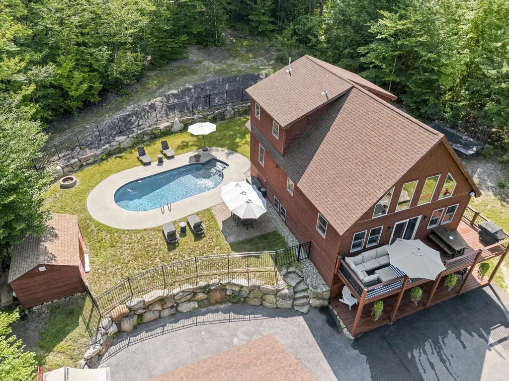 4 Oak Ridge Road Bethel ME 04217