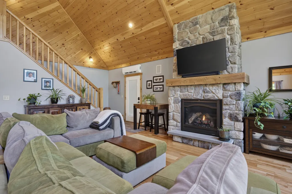 4 Oak Ridge Road Bethel ME 04217
