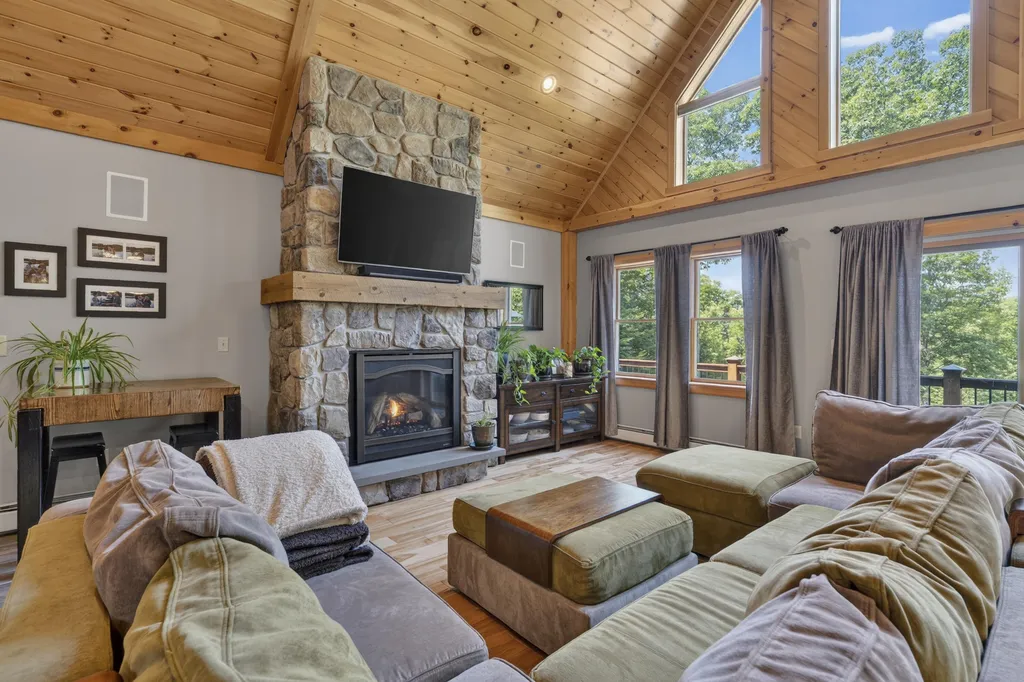 4 Oak Ridge Road Bethel ME 04217