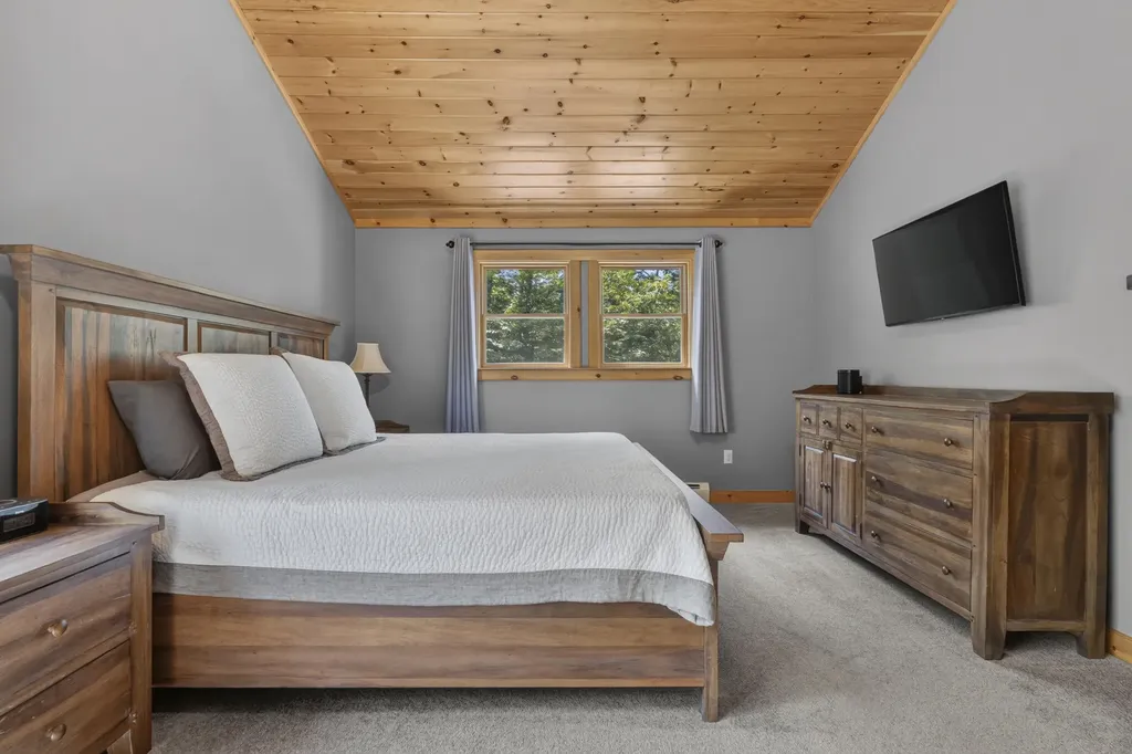 4 Oak Ridge Road Bethel ME 04217