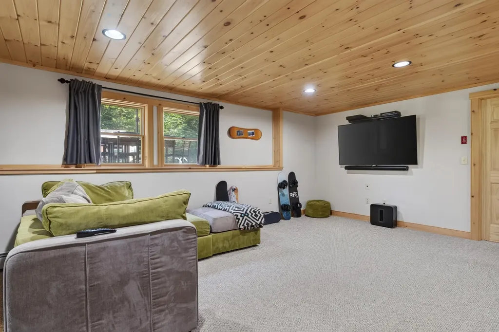 4 Oak Ridge Road Bethel ME 04217
