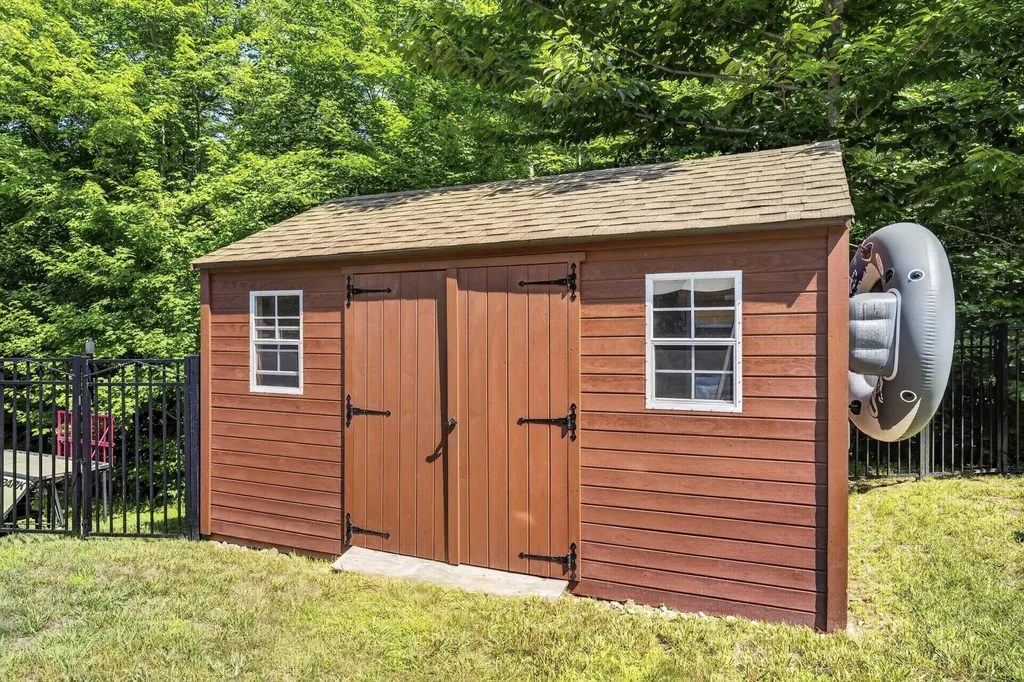 4 Oak Ridge Road Bethel ME 04217