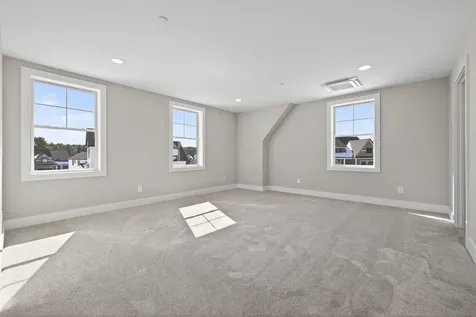 162 Owl's Nest Road Portland ME 04102