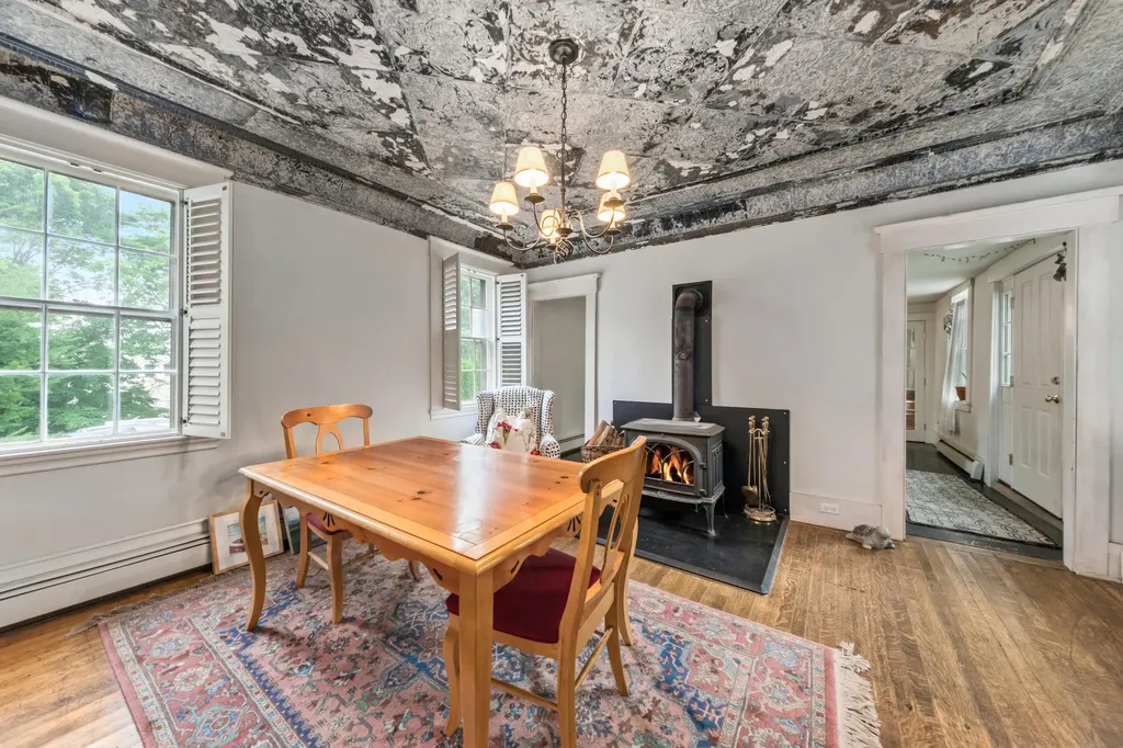 28 Pleasant Street Waldoboro ME 04572