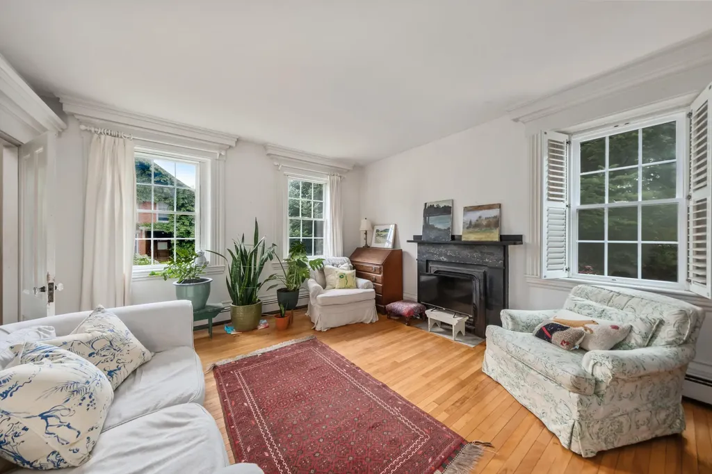 28 Pleasant Street Waldoboro ME 04572