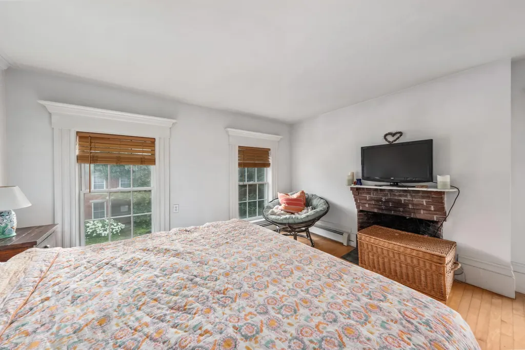28 Pleasant Street Waldoboro ME 04572