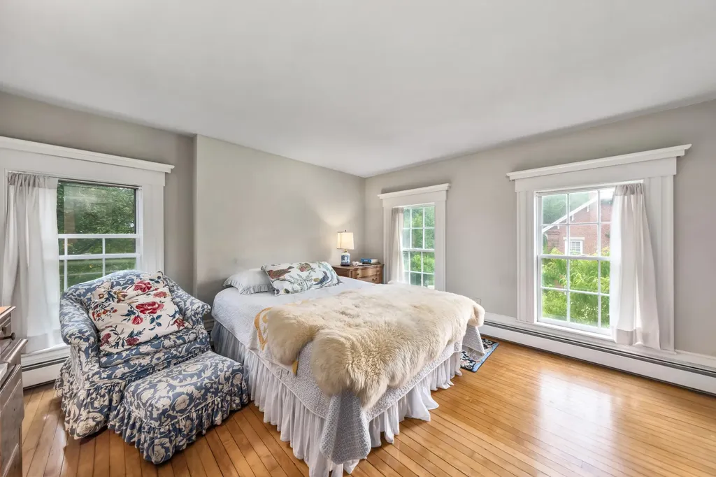 28 Pleasant Street Waldoboro ME 04572