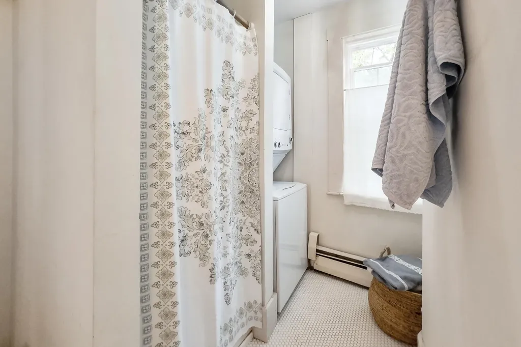 28 Pleasant Street Waldoboro ME 04572