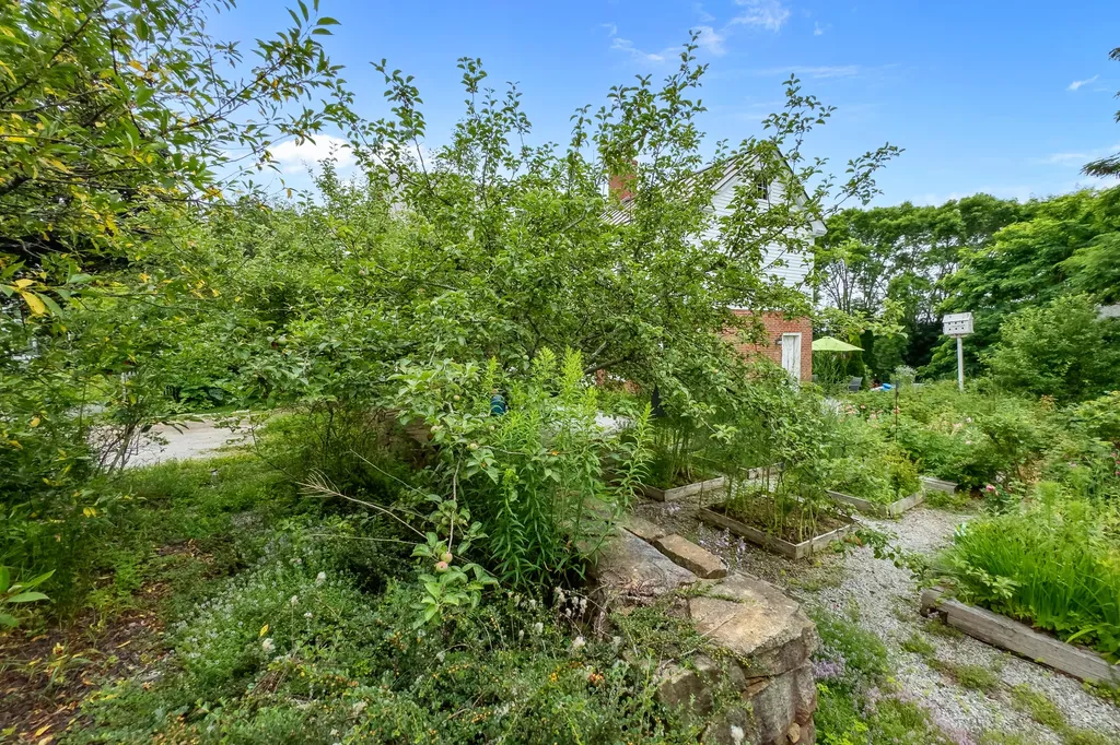 28 Pleasant Street Waldoboro ME 04572