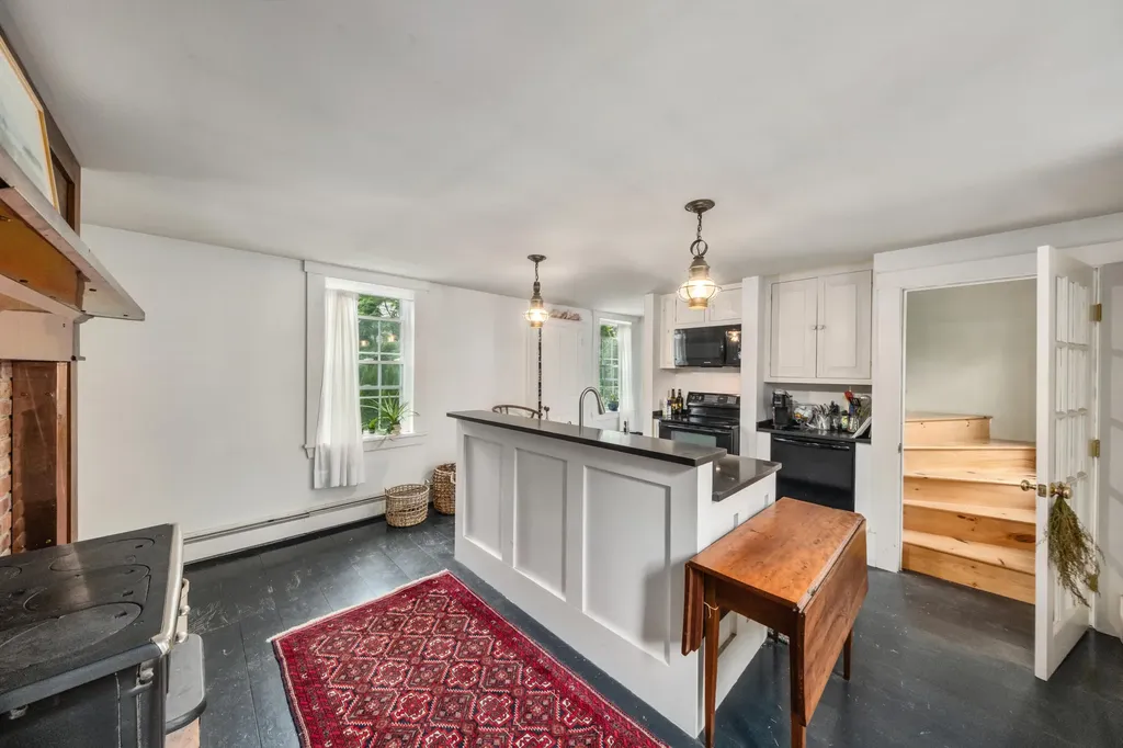 28 Pleasant Street Waldoboro ME 04572