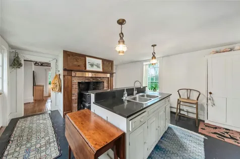 28 Pleasant Street Waldoboro ME 04572