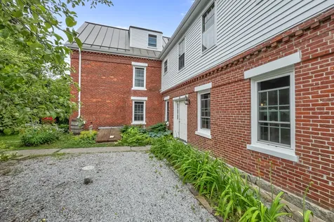 28 Pleasant Street Waldoboro ME 04572