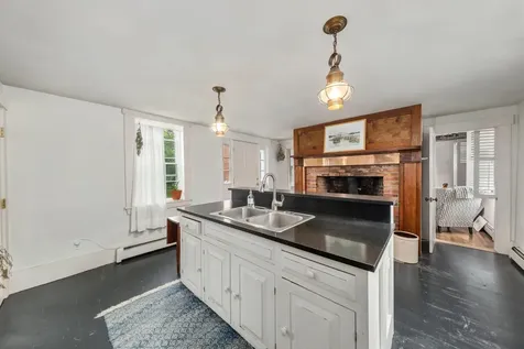 28 Pleasant Street Waldoboro ME 04572