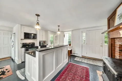 28 Pleasant Street Waldoboro ME 04572