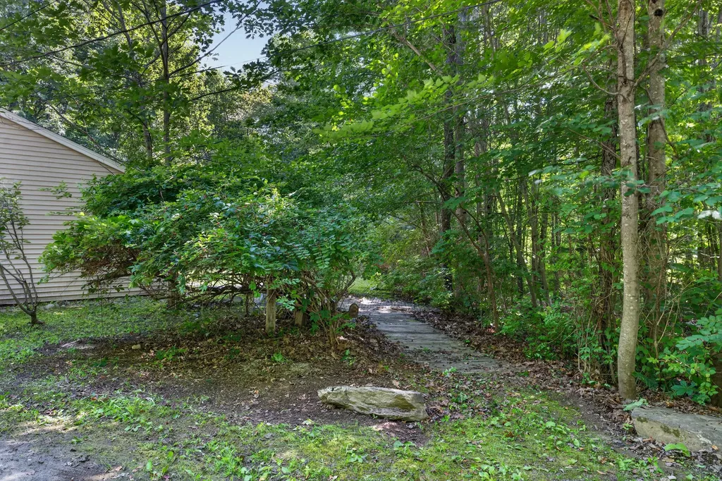 25 Matthews Avenue Vassalboro ME 04989