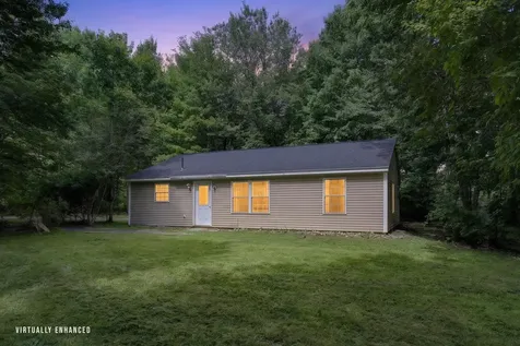 25 Matthews Avenue Vassalboro ME 04989