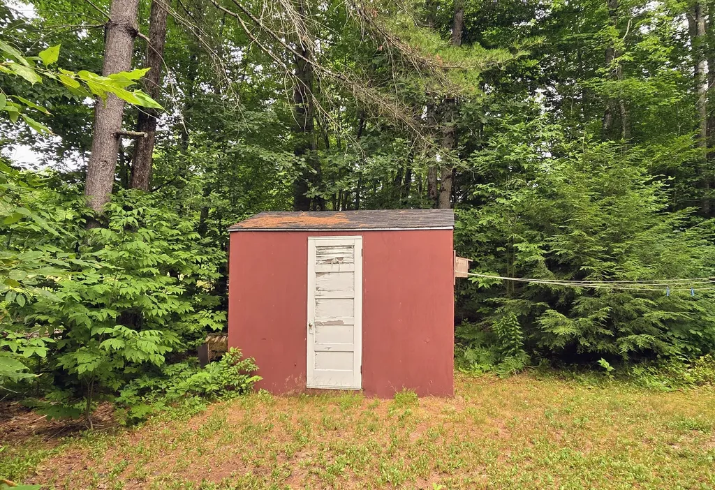 21 Pinhook Road Bridgton ME 04009